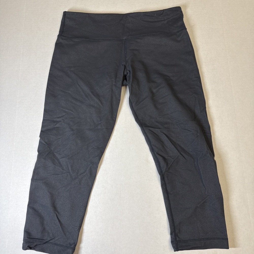 Lululemon Women's Size 8 Gray Capri Cropped Leggings Athletic Running Yoga